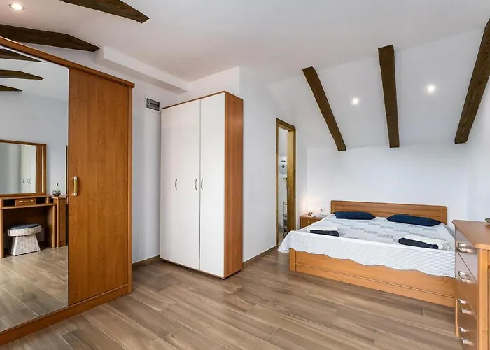 Paris 펜션 포레치